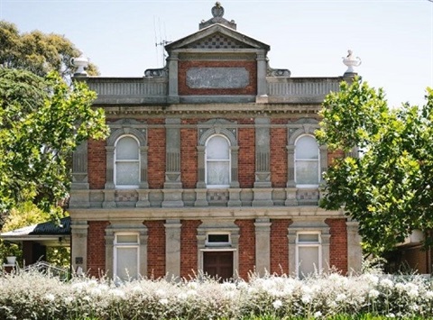 Albert Street building Creswick